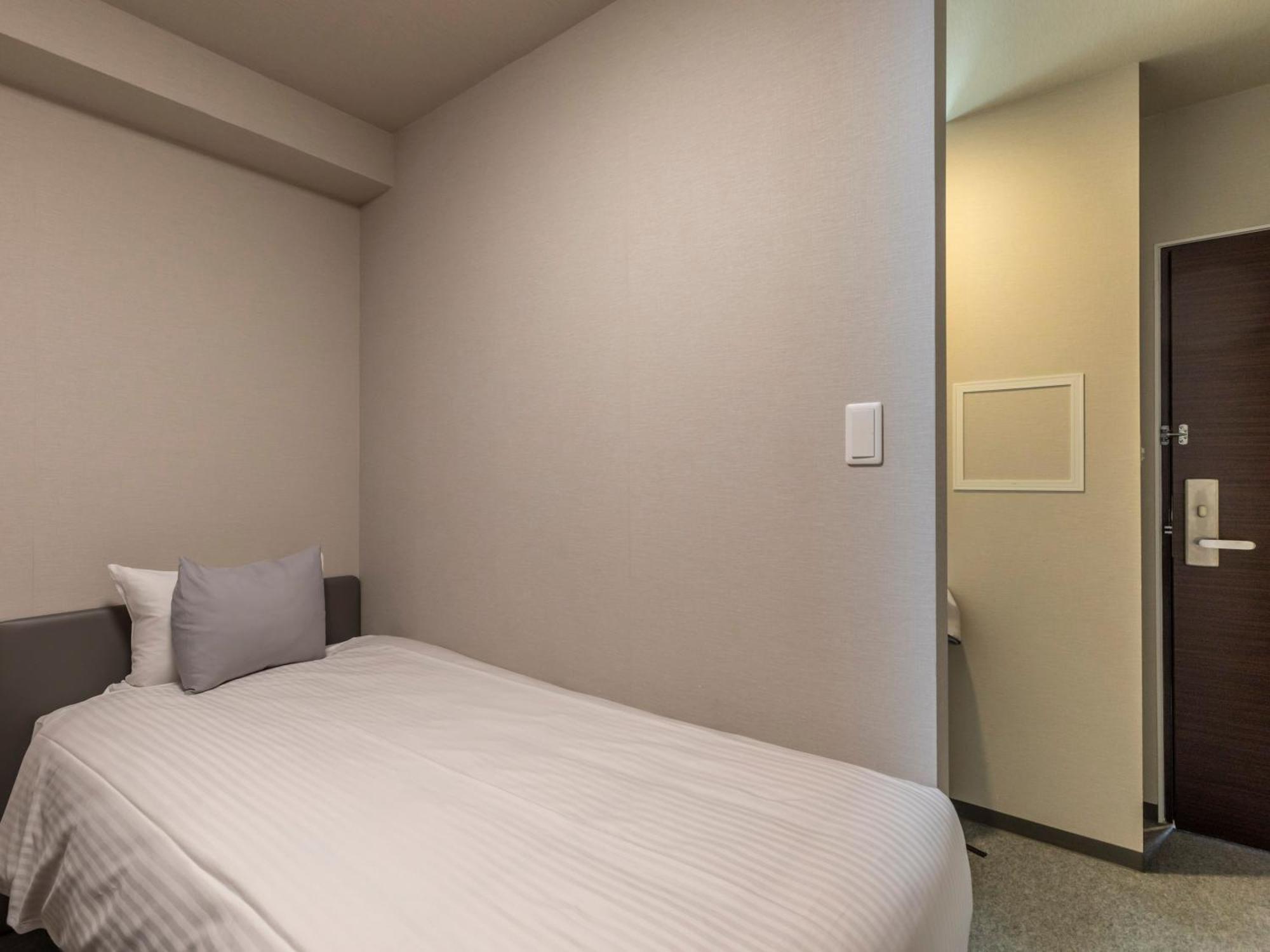 Tabist Unihotel Midosuji Hommachi 2* 大阪